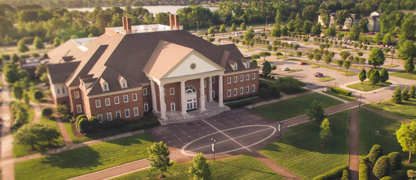 Image of Regent University campus, $4k private school scholarship available