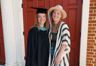 Regent University graduate Kristen Hilferty (SOE ’21) with her sister Liz Montgomery, a Regent alumna.